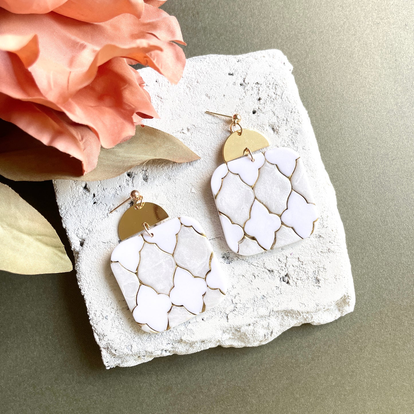 White & Pearl Tile
