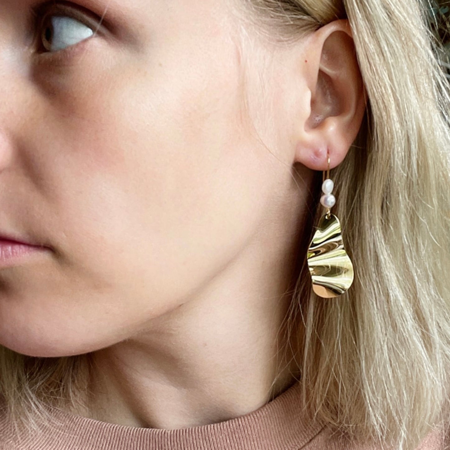 Freshwater Pearls & Gold Waves