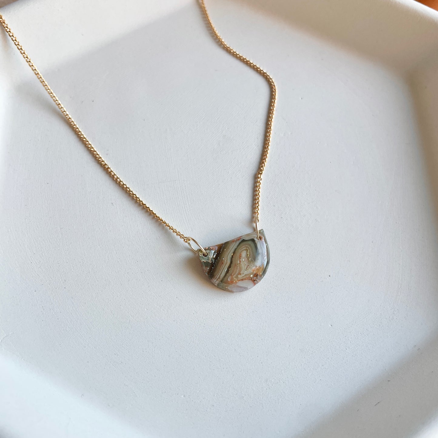 Dainty Agate Necklace